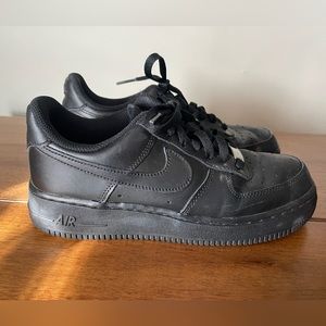 Black Nike Air Force 1, EUC - Size 7.5Y/W